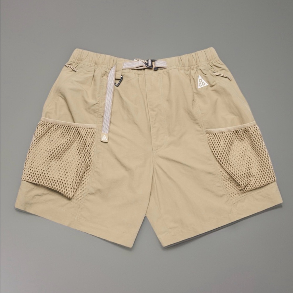 NEW $135 Nike ACG "Snowgrass" Cargo Shorts Men’s Small Khaki DV9405 247 Hiking